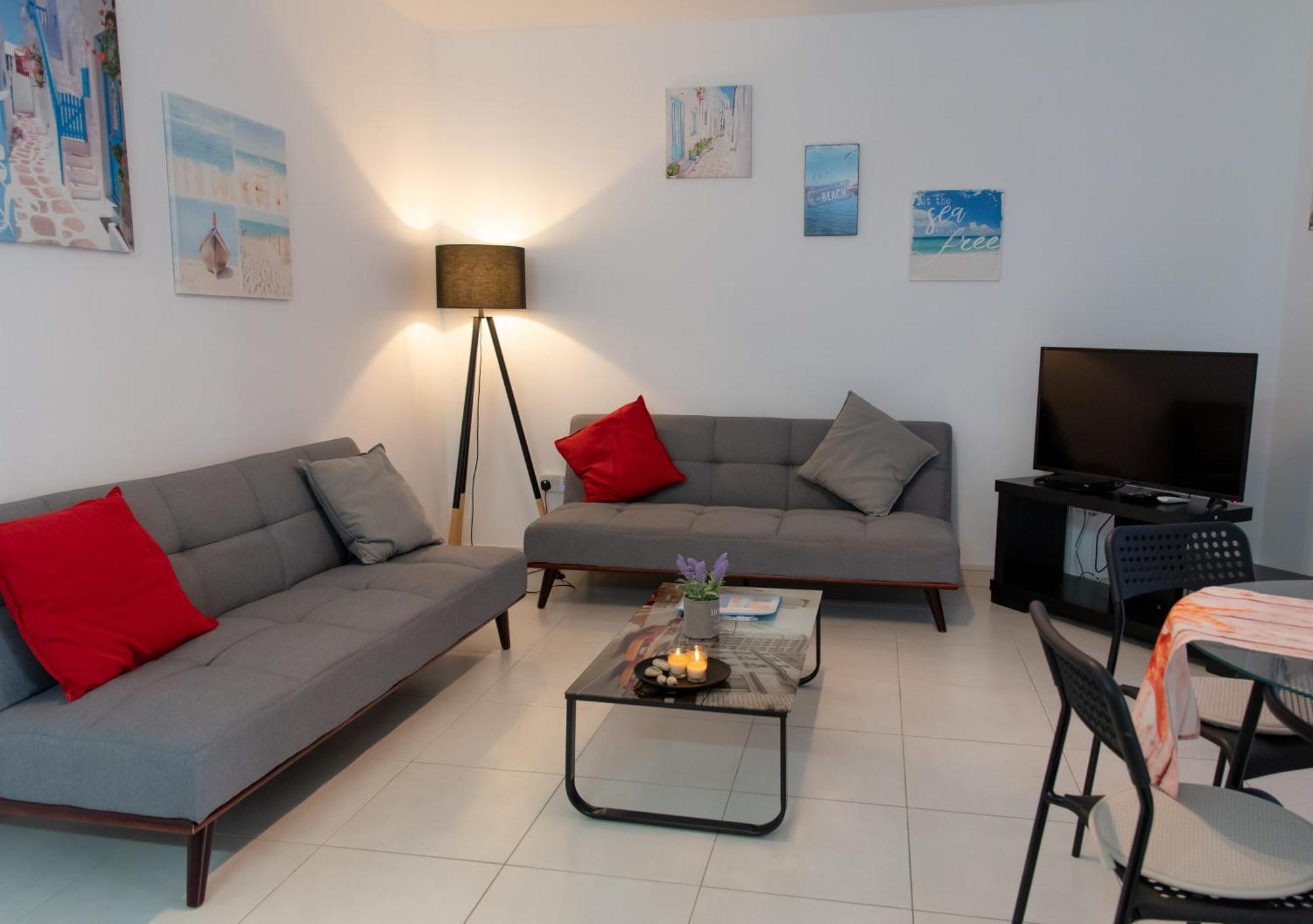 Kypkeys Apartments Voroklini Room photo